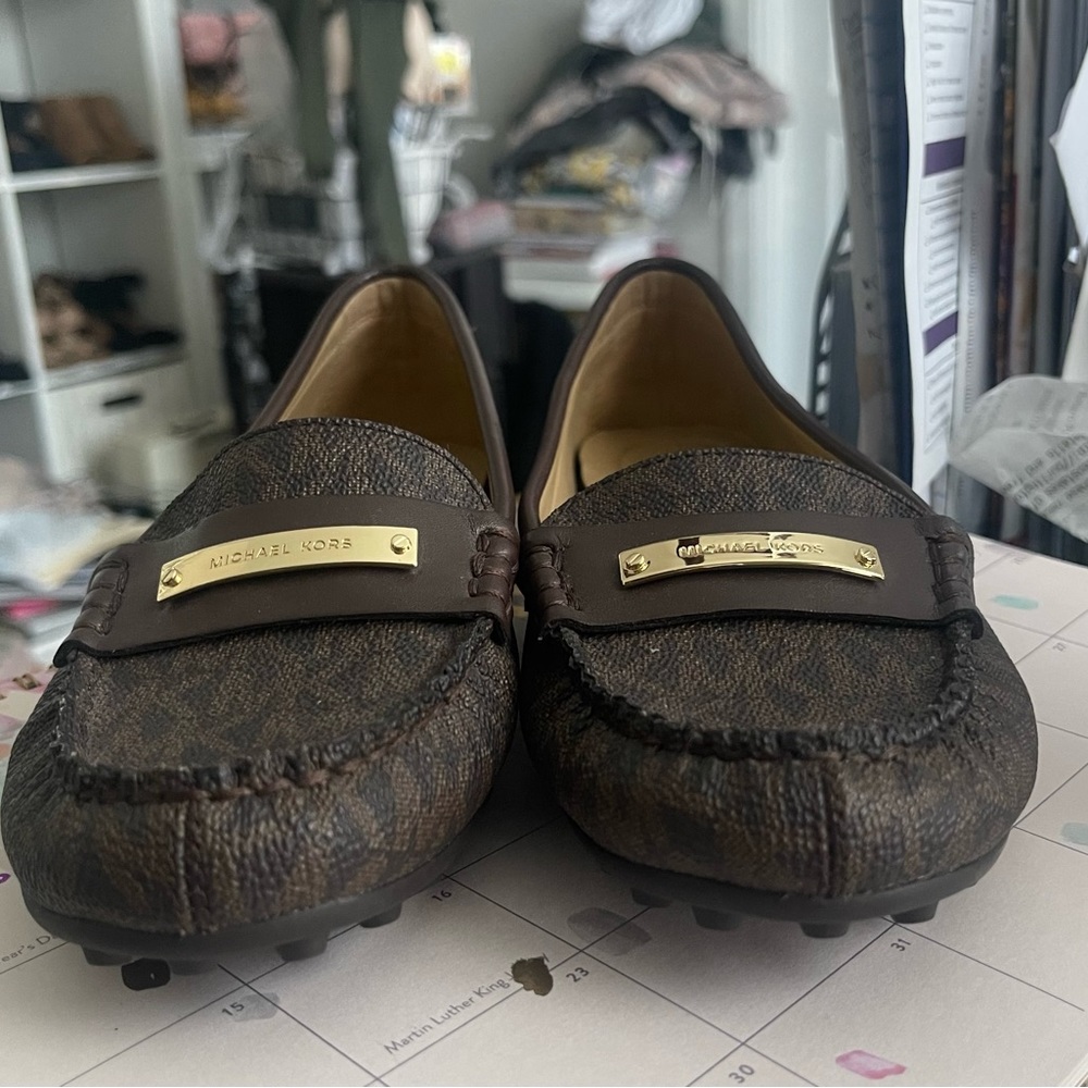 mk womens 5.5 M